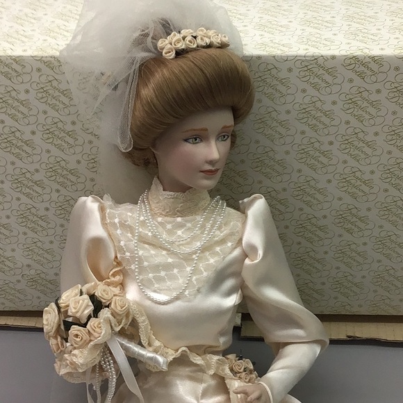 FRANKLIN HEIRLOOM DOLLS - Picture 11 of 16